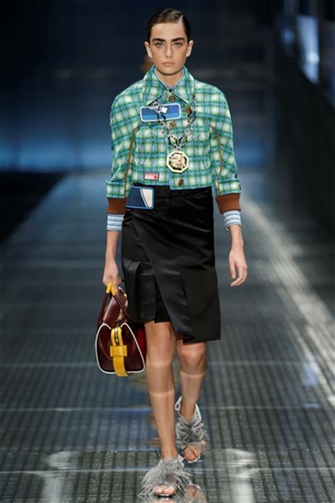 sfilata abiti eleganti prada primavera estate 2017|Prada Livermore.